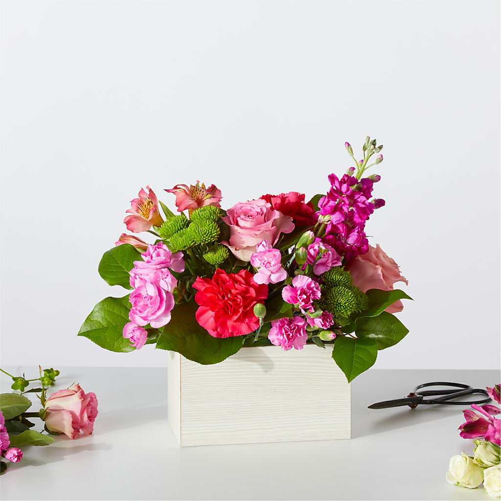 Sweetberry Box – A Florist Original – LILY'S FLORAL DESIGN & GIFTS, Aberdeen SD
