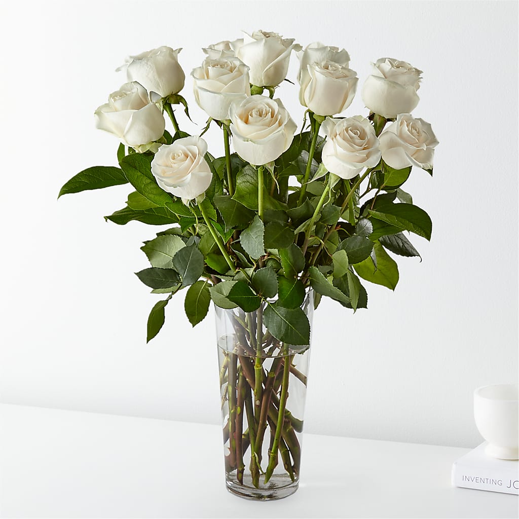 Long Stem White Rose Bouquet – LILY'S FLORAL DESIGN & GIFTS, Aberdeen SD