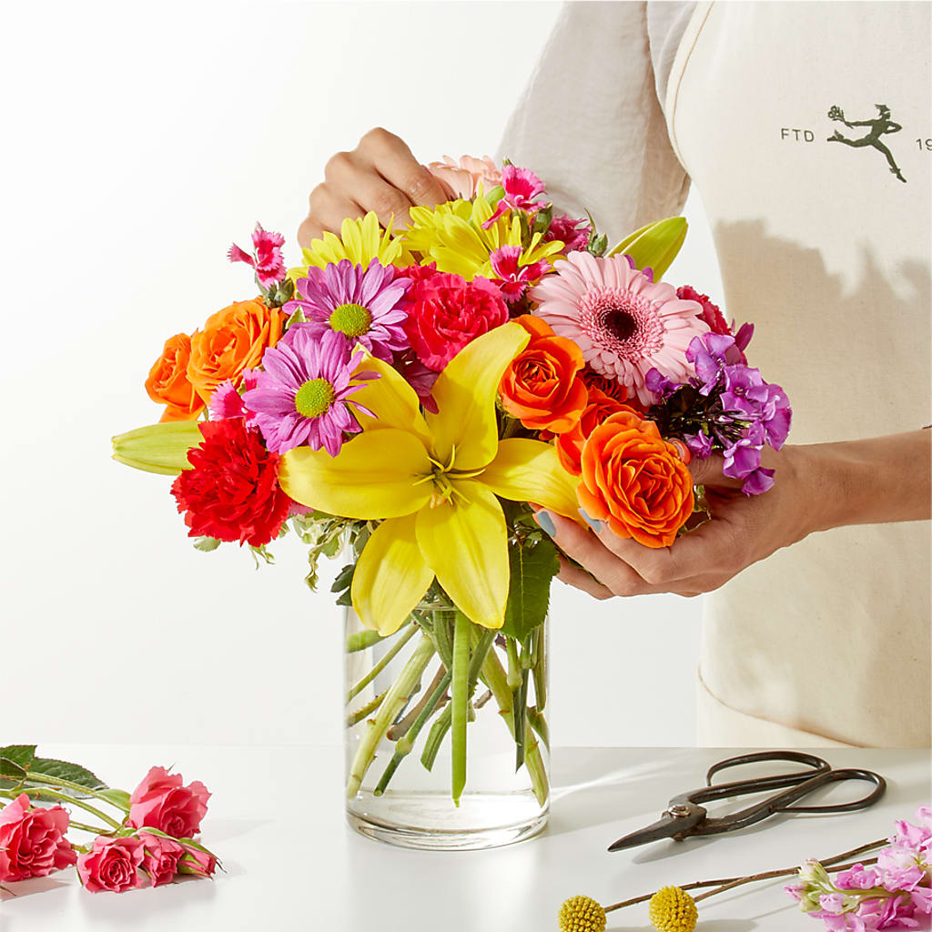 Cue the Confetti - A Florist Original – LILY'S FLORAL DESIGN & GIFTS, Aberdeen SD