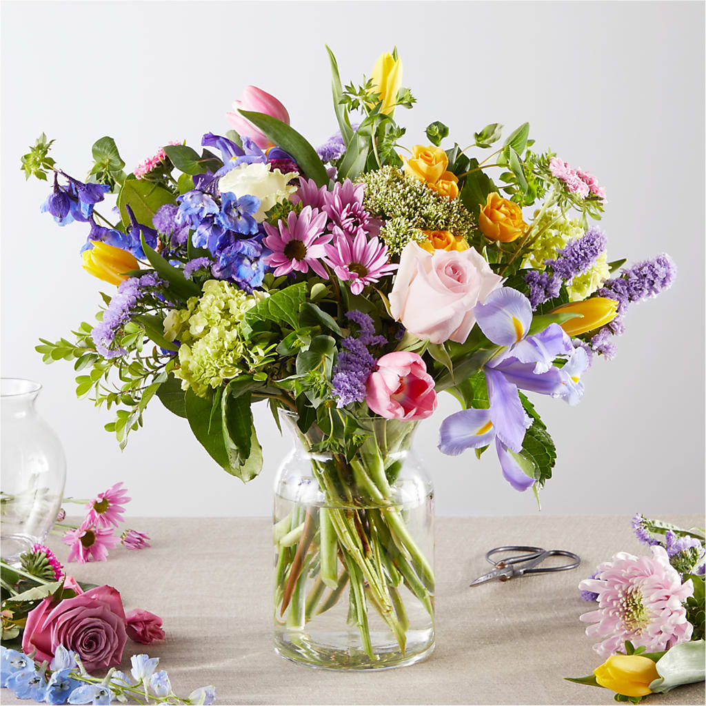 Pastel Tradition - A Florist Original – LILY'S FLORAL DESIGN & GIFTS, Aberdeen SD