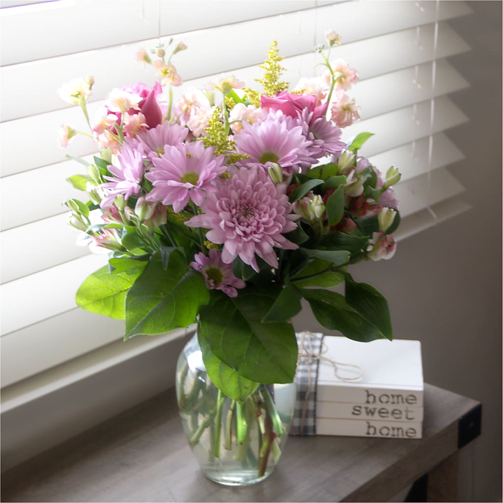Pastel Tradition - A Florist Original – LILY'S FLORAL DESIGN & GIFTS, Aberdeen SD