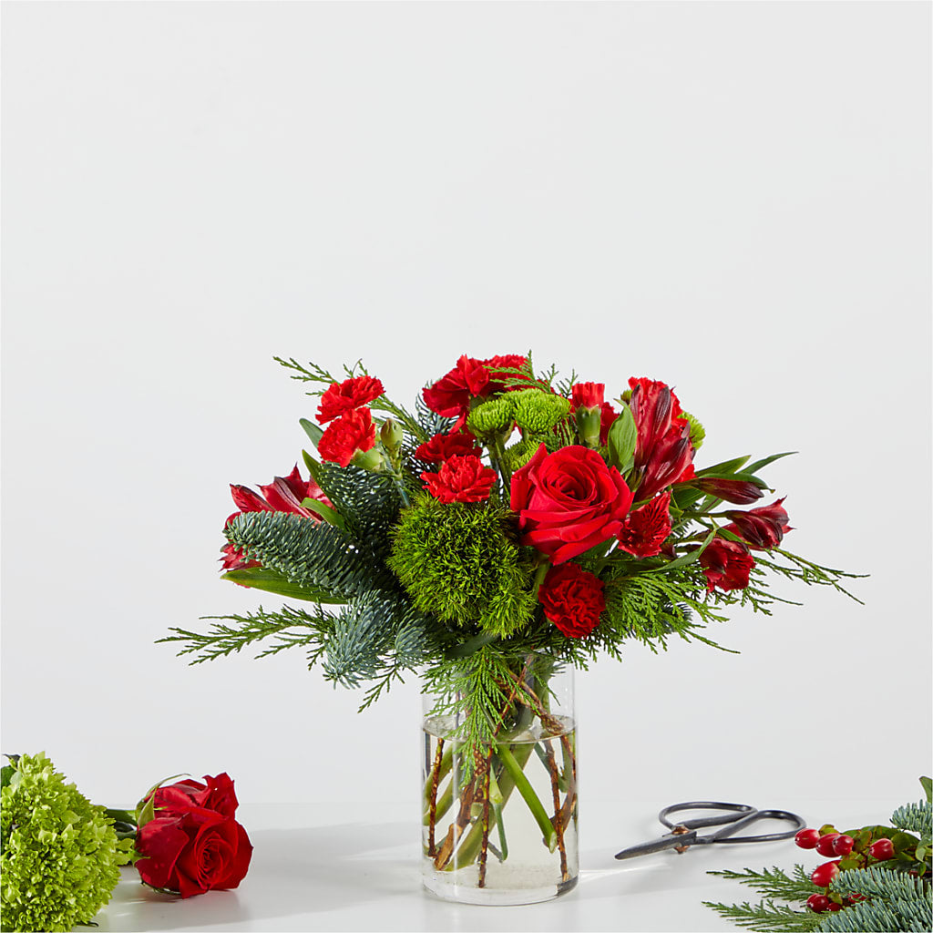 Merry Moment Bouquet – A Florist Original – LILY'S FLORAL DESIGN & GIFTS, Aberdeen SD