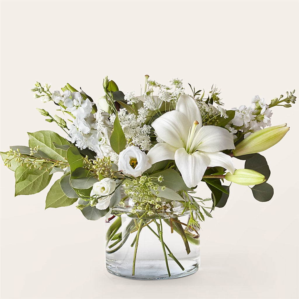 Alluring Elegance Bouquet – LILY'S FLORAL DESIGN & GIFTS, Aberdeen SD