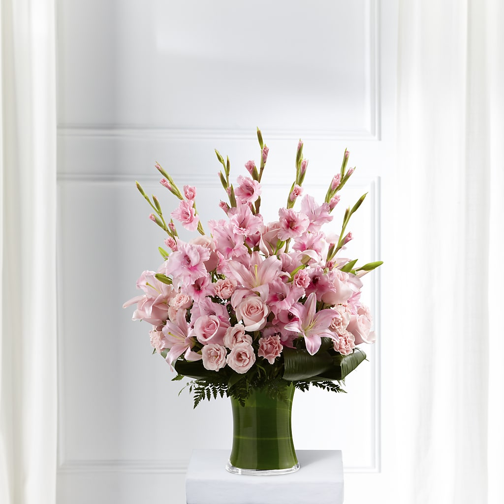 Lovely Tribute Bouquet – LILY'S FLORAL DESIGN & GIFTS, Aberdeen SD