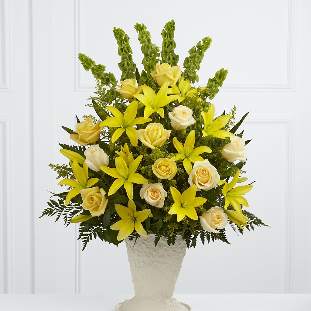 Golden Memories Arrangement – LILY'S FLORAL DESIGN & GIFTS, Aberdeen SD