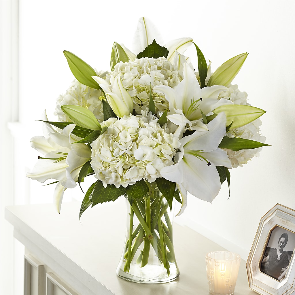 Compassionate Lily Bouquet – LILY'S FLORAL DESIGN & GIFTS, Aberdeen SD