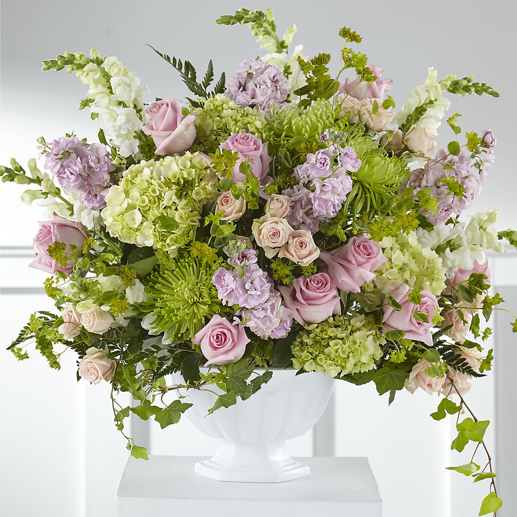 Radiant Embrace Arrangement – LILY'S FLORAL DESIGN & GIFTS, Aberdeen SD