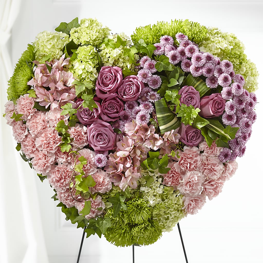 Heartwarming Standing Heart – LILY'S FLORAL DESIGN & GIFTS, Aberdeen SD