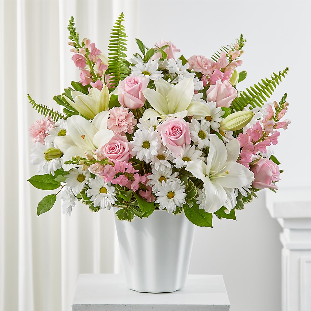 Soft Touch Tabletop Basket – LILY'S FLORAL DESIGN & GIFTS, Aberdeen SD