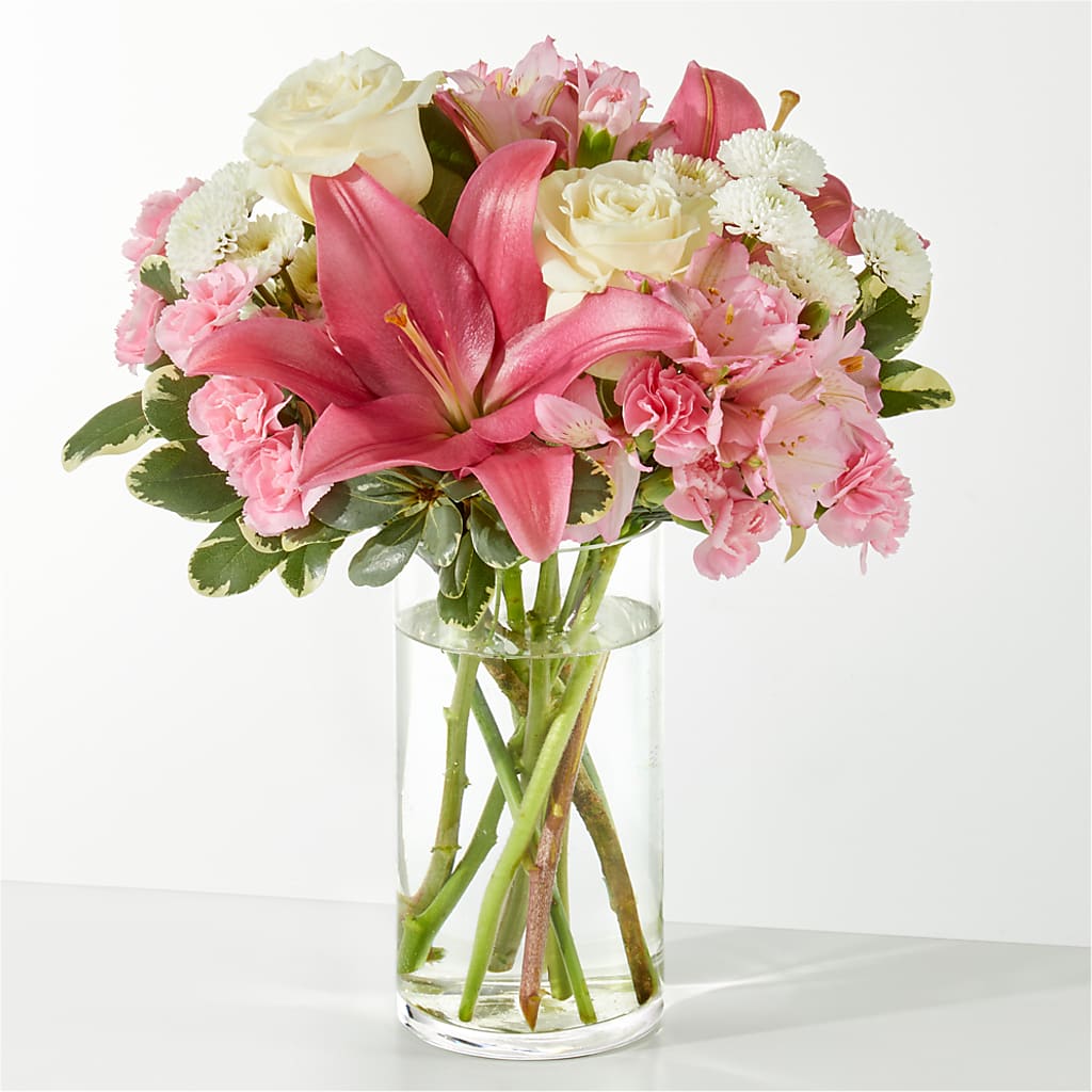Piece of Cake Bouquet – LILY'S FLORAL DESIGN & GIFTS, Aberdeen SD