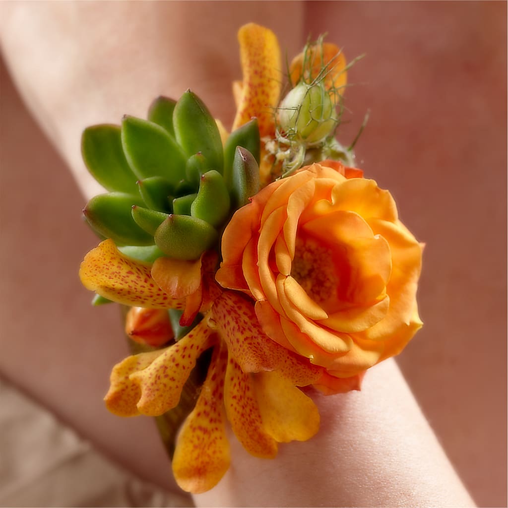 Irresistible Love Wrist Corsage – LILY'S FLORAL DESIGN & GIFTS, Aberdeen SD