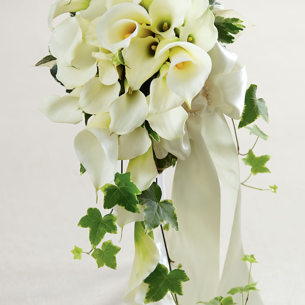White Chapel Bouquet – LILY'S FLORAL DESIGN & GIFTS, Aberdeen SD