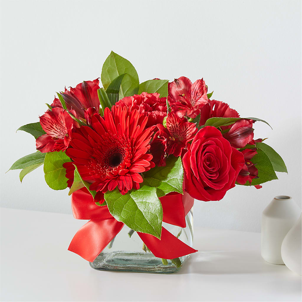 Red Hot Bouquet – LILY'S FLORAL DESIGN & GIFTS, Aberdeen SD