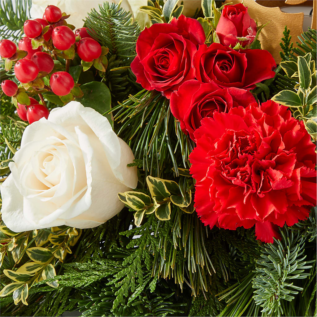 December Dreams Centerpiece – LILY'S FLORAL DESIGN & GIFTS, Aberdeen SD