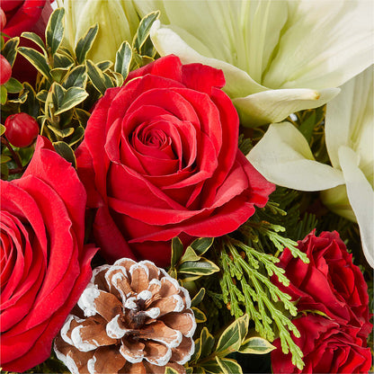 Snowy Wonderland Bouquet – LILY'S FLORAL DESIGN & GIFTS, Aberdeen SD