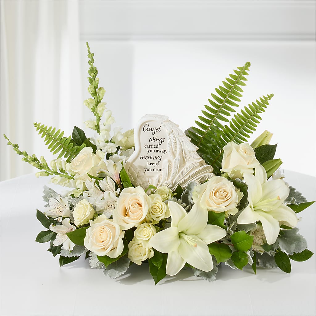 Holding You Close Arrangement – LILY'S FLORAL DESIGN & GIFTS, Aberdeen SD