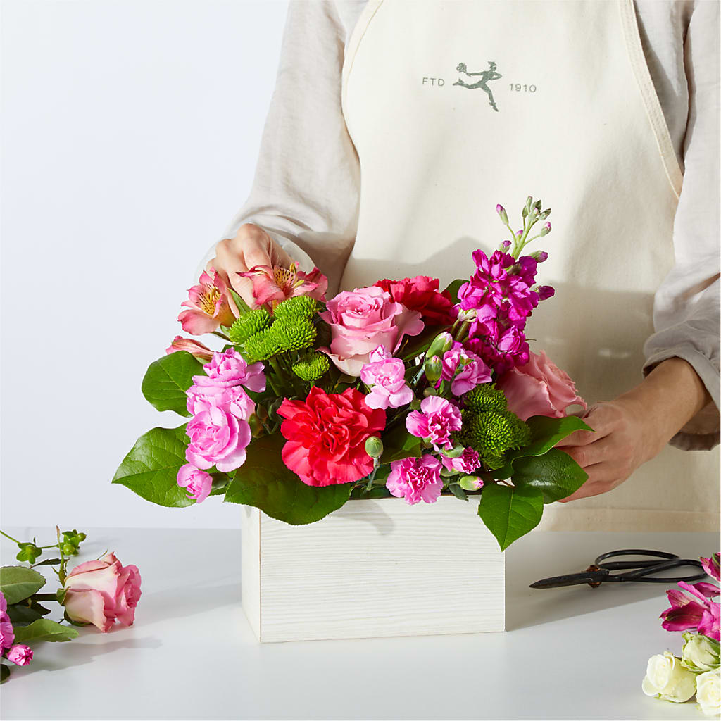 Sweetberry Box – A Florist Original – LILY'S FLORAL DESIGN & GIFTS, Aberdeen SD