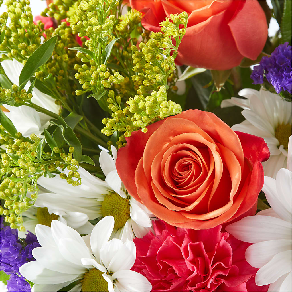 Oopsie Daisy Box Bouquet – LILY'S FLORAL DESIGN & GIFTS, Aberdeen SD