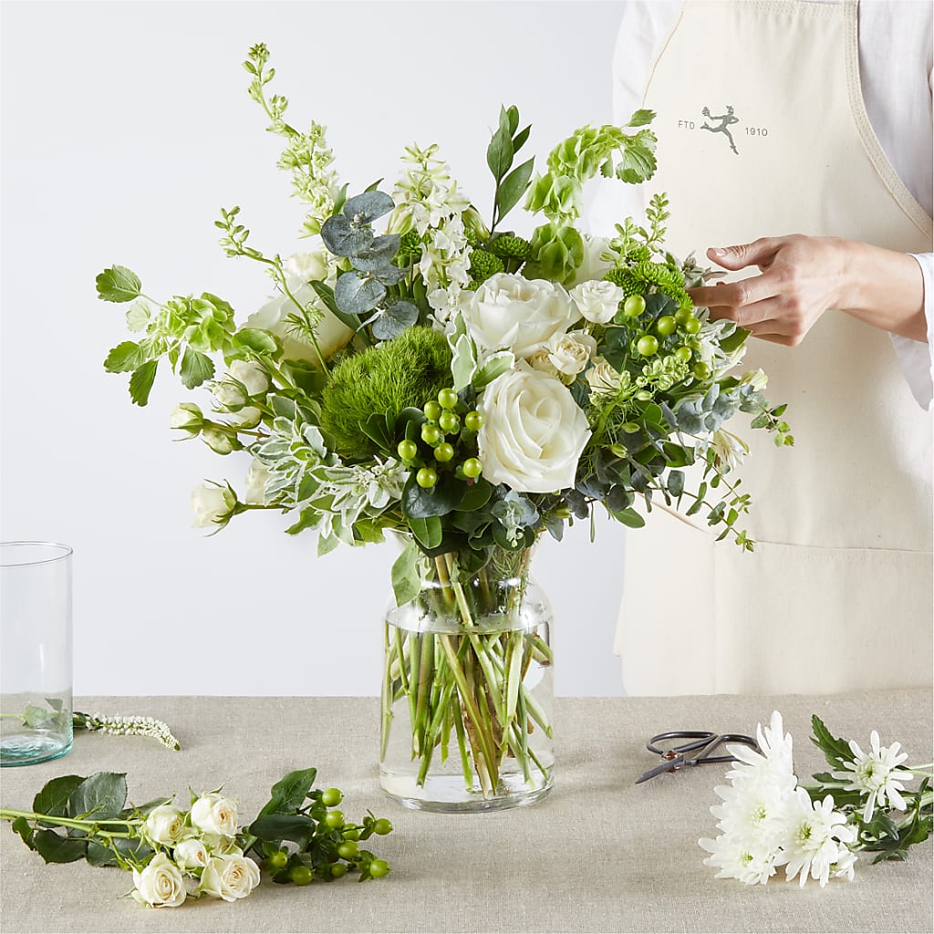 Irish Garden - A Florist Original – LILY'S FLORAL DESIGN & GIFTS, Aberdeen SD