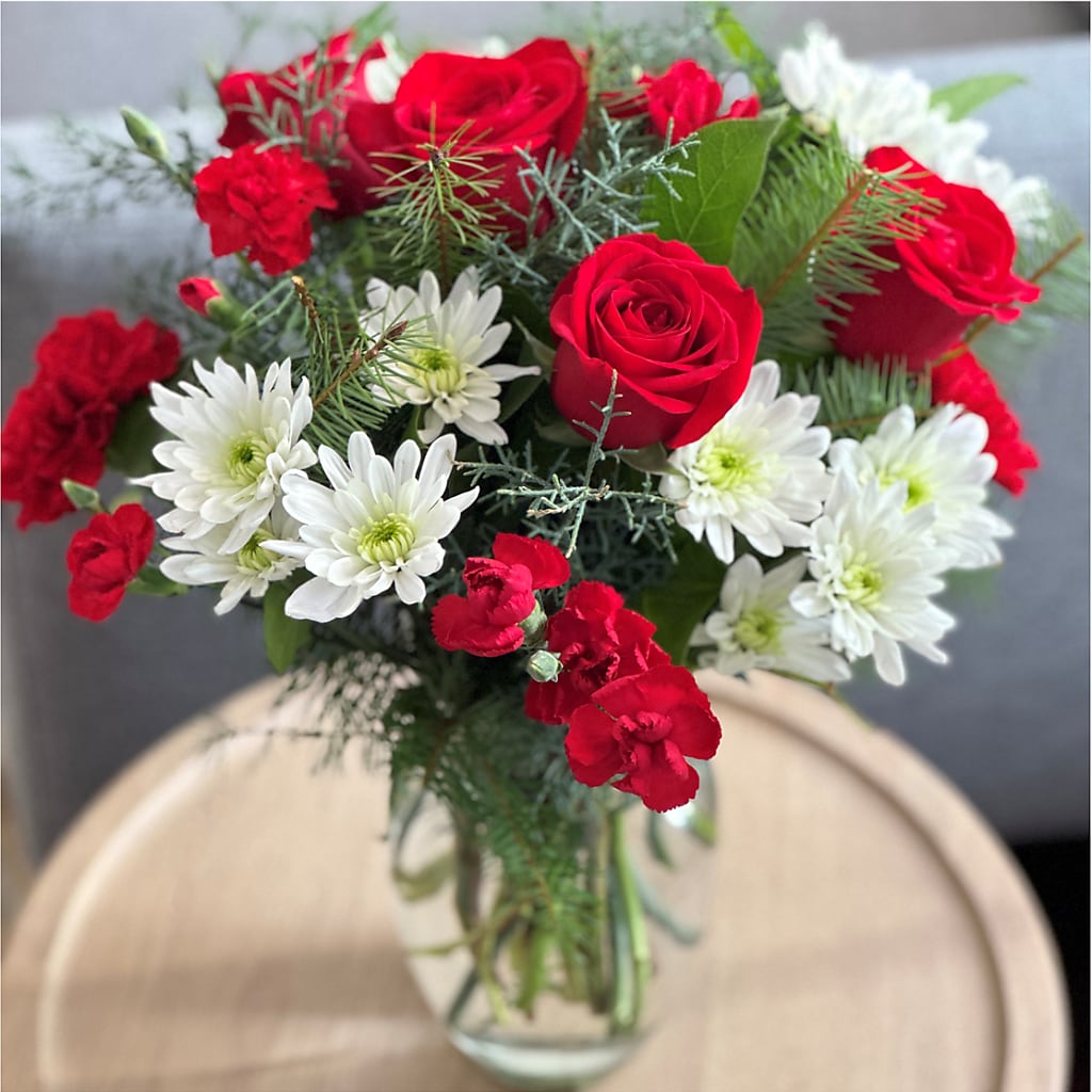 Seasonal Magic Bouquet – LILY'S FLORAL DESIGN & GIFTS, Aberdeen SD