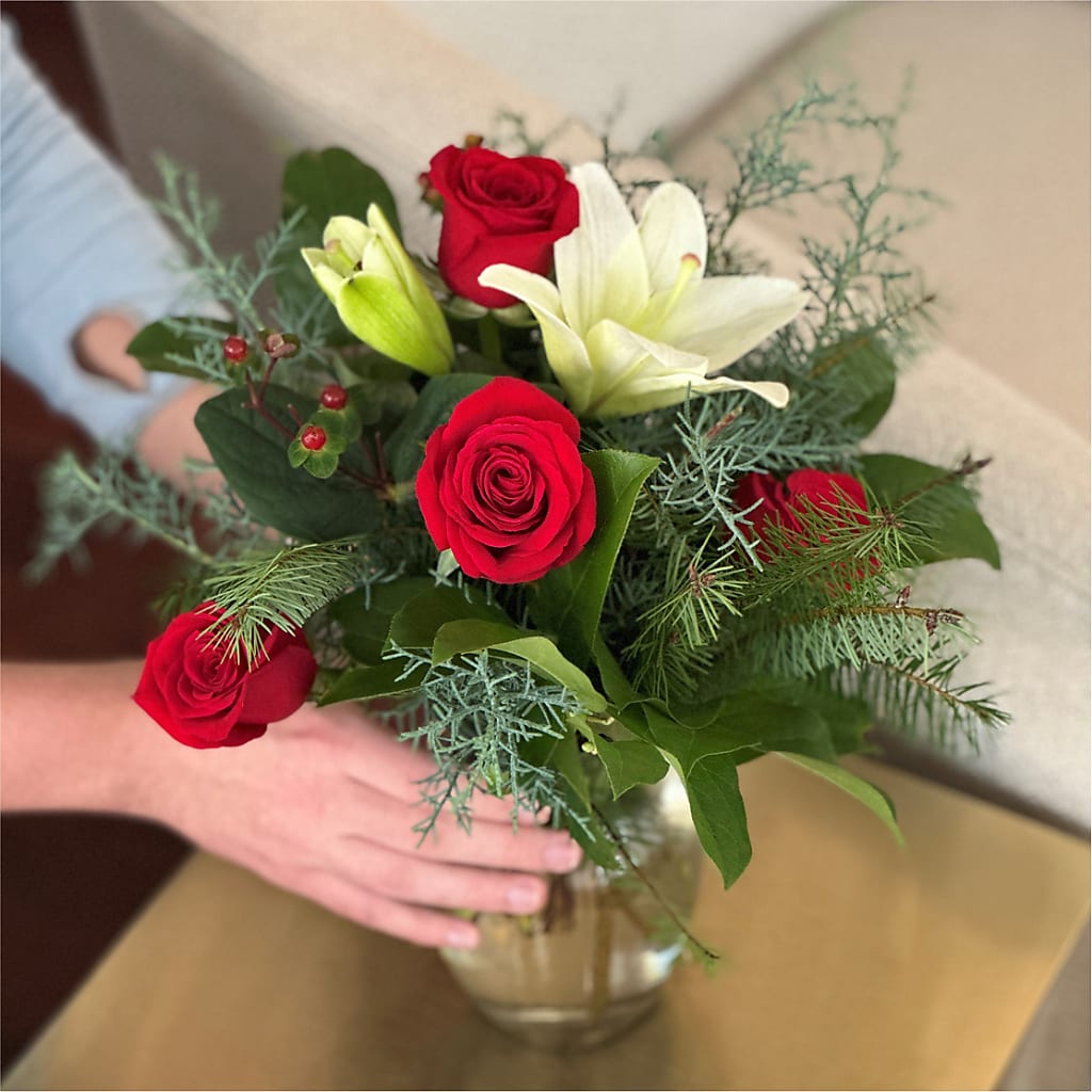 Glittering Lights Bouquet – LILY'S FLORAL DESIGN & GIFTS, Aberdeen SD