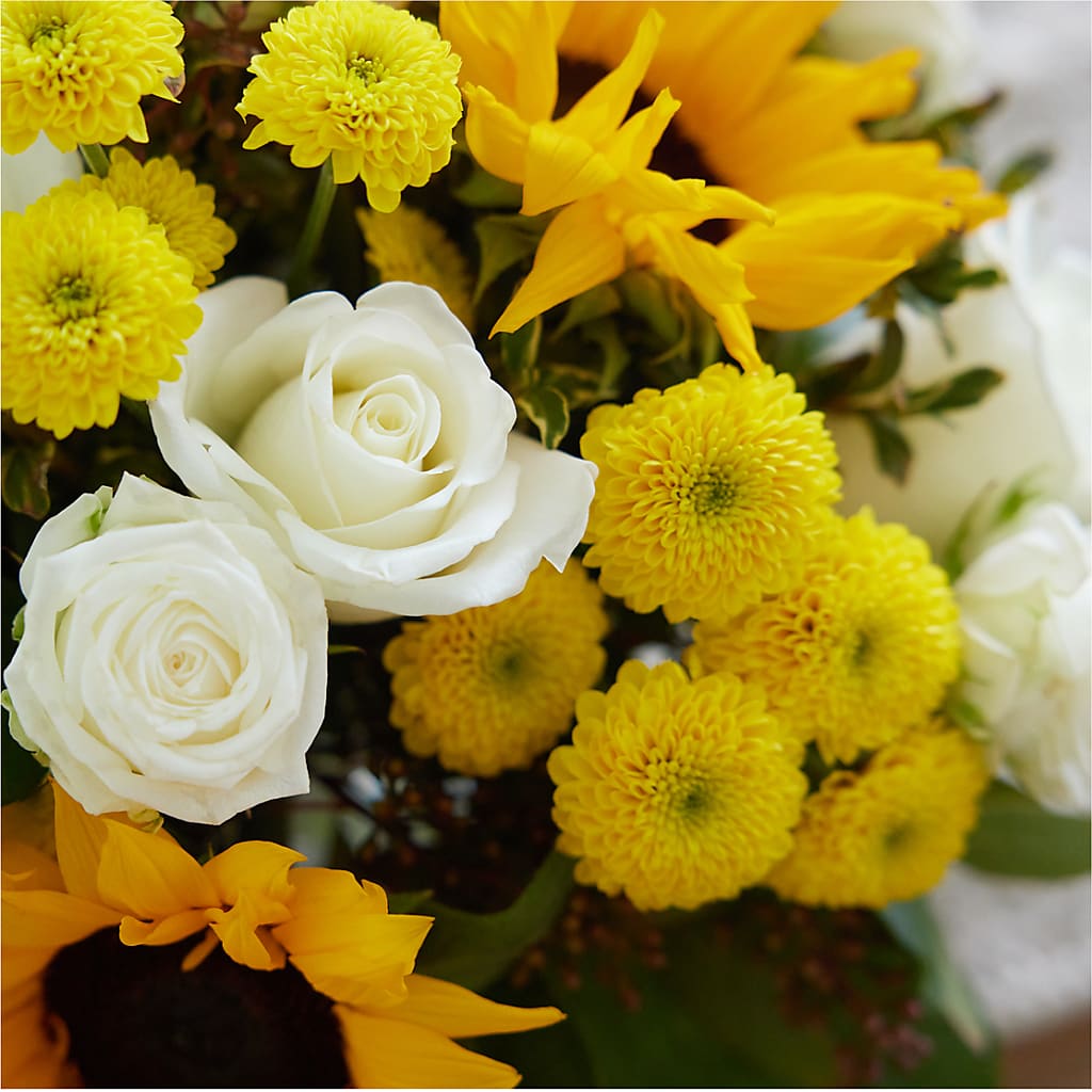 Luminous Morning Bouquet – LILY'S FLORAL DESIGN & GIFTS, Aberdeen SD