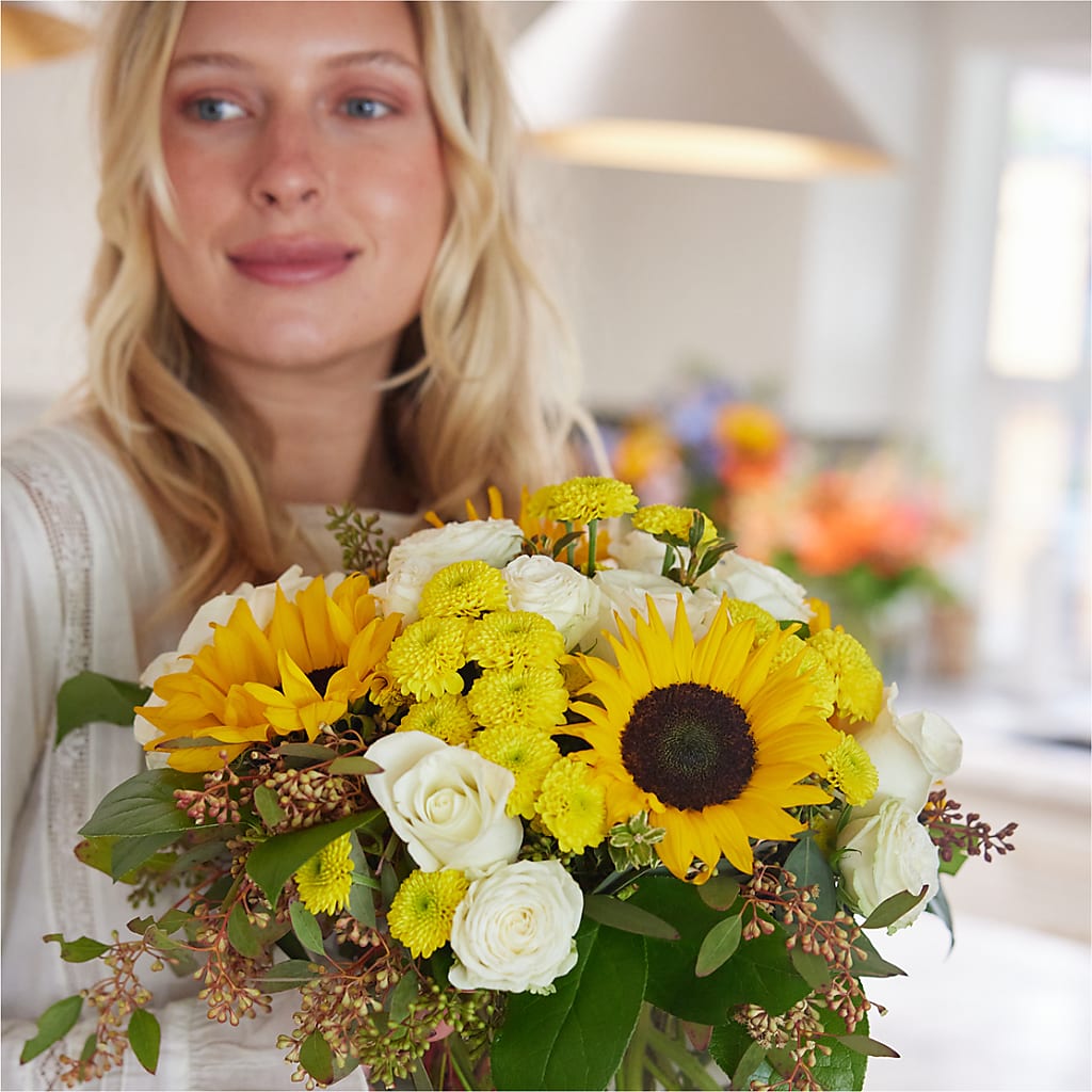 Luminous Morning Bouquet – LILY'S FLORAL DESIGN & GIFTS, Aberdeen SD