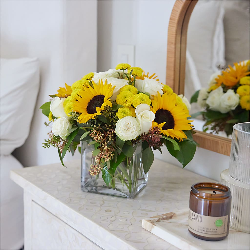 Luminous Morning Bouquet – LILY'S FLORAL DESIGN & GIFTS, Aberdeen SD