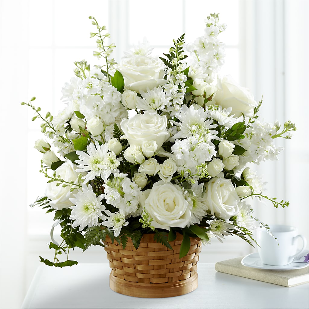 Heartfelt Condolences Arrangement – LILY'S FLORAL DESIGN & GIFTS, Aberdeen SD