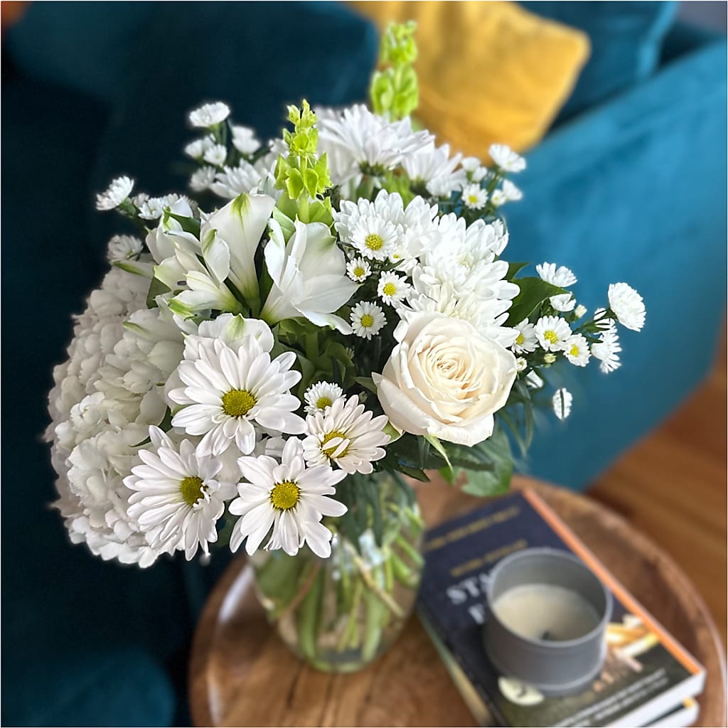 Classic Ivory – A Florist Original – LILY'S FLORAL DESIGN & GIFTS, Aberdeen SD