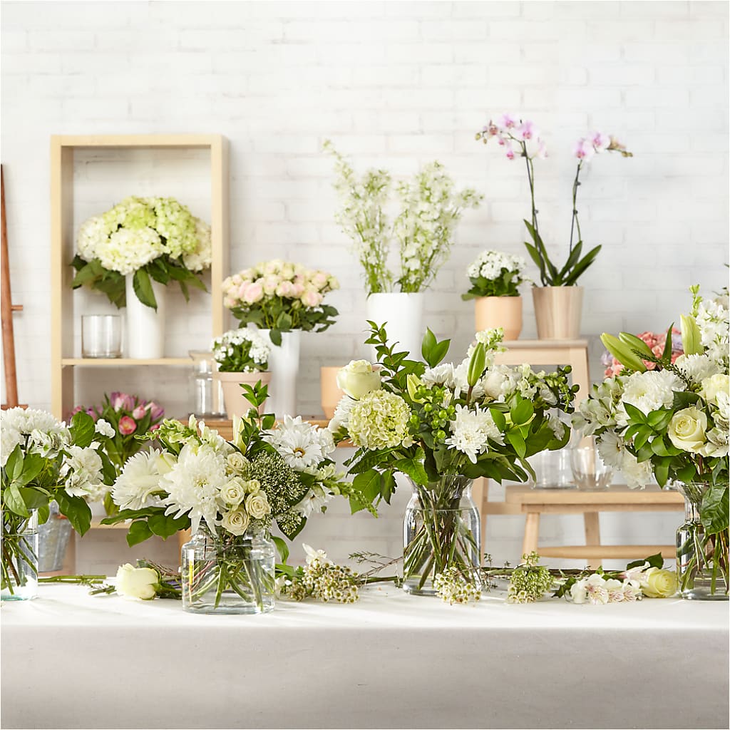 Classic Ivory – A Florist Original – LILY'S FLORAL DESIGN & GIFTS, Aberdeen SD