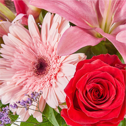 Lots of Love Bouquet – LILY'S FLORAL DESIGN & GIFTS, Aberdeen SD