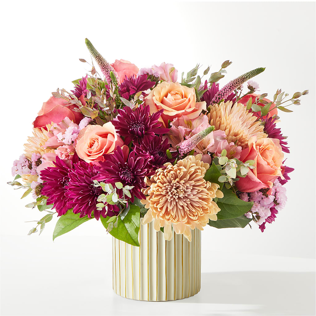 Berry Cobbler Bouquet with Ivory Vase – LILY'S FLORAL DESIGN & GIFTS, Aberdeen SD