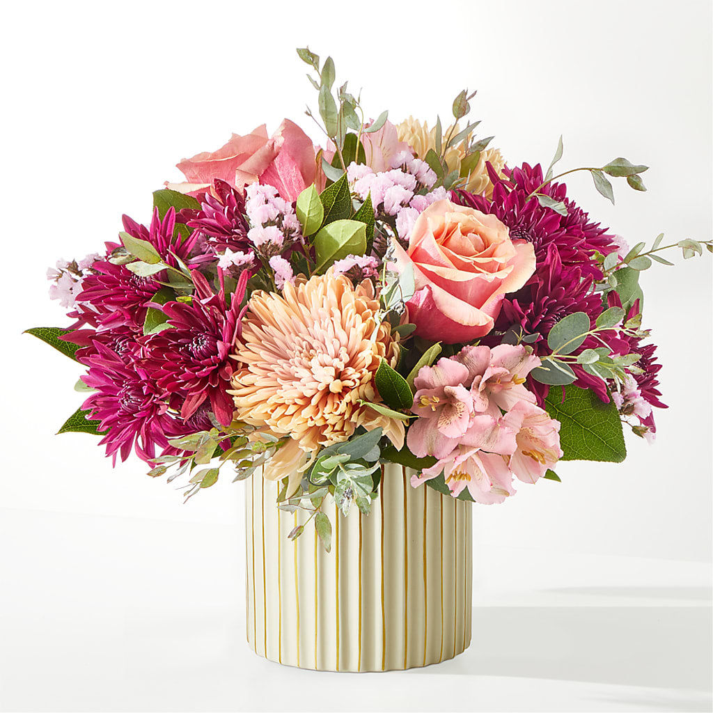 Berry Cobbler Bouquet with Ivory Vase – LILY'S FLORAL DESIGN & GIFTS, Aberdeen SD