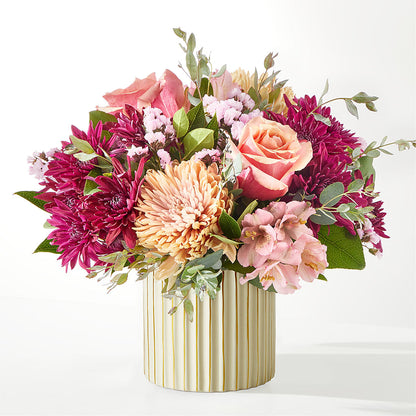 Berry Cobbler Bouquet with Ivory Vase – LILY'S FLORAL DESIGN & GIFTS, Aberdeen SD