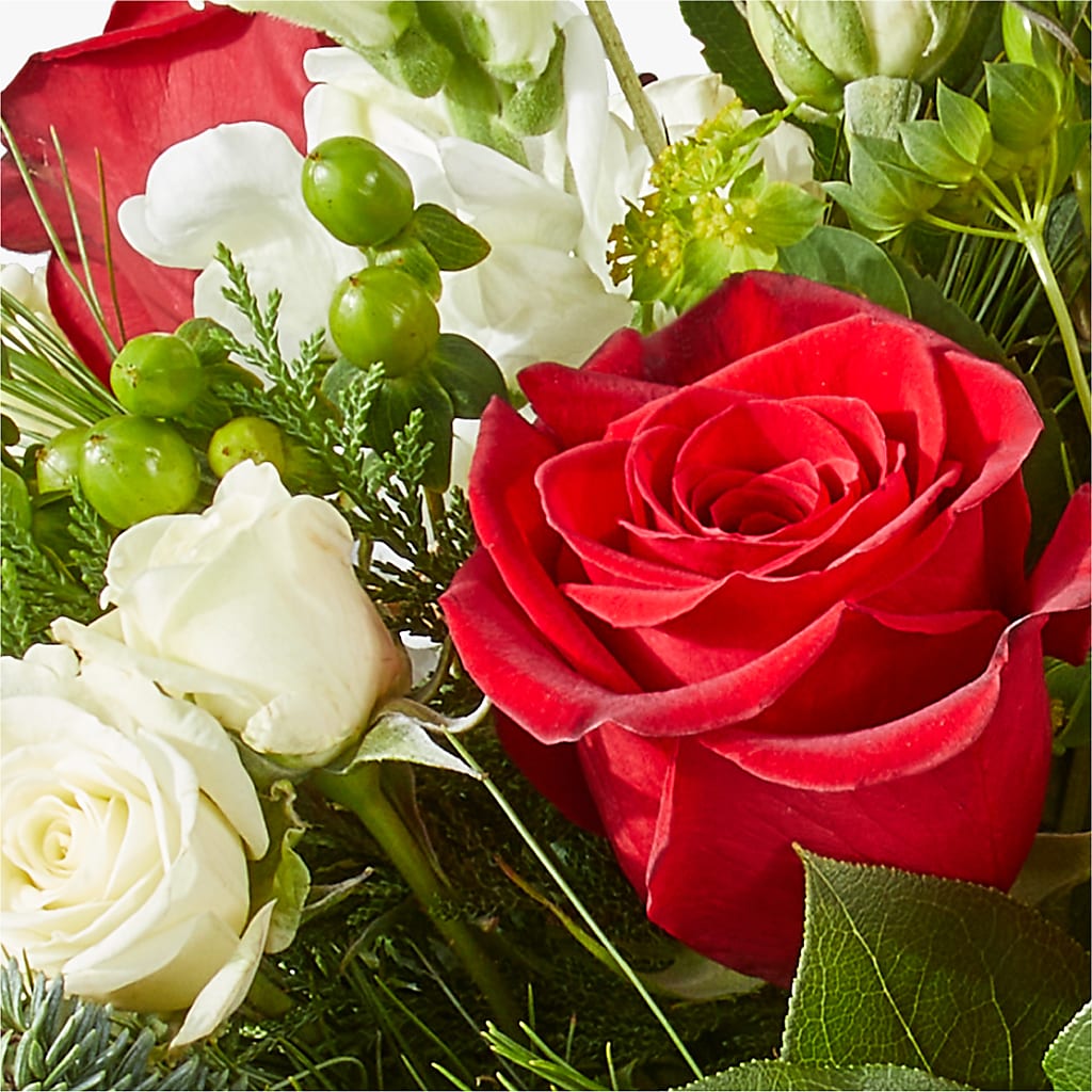 Deck the Halls Bouquet – LILY'S FLORAL DESIGN & GIFTS, Aberdeen SD
